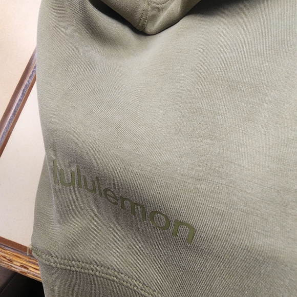 Lululemon Perfectly Oversized Cropped Crew *Softstreme, size 8 - Picture 6 of 7